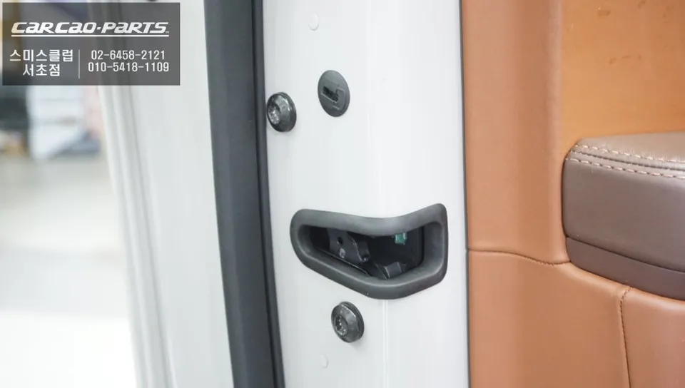 Porsche Cayenne E3 oem options - Porsche Cayenne E3 Ghost Door Review — Enhanced Convenience photo 4