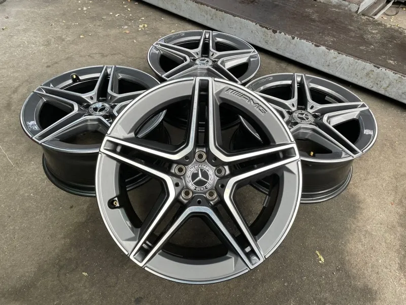 メルセデス・ベンツ Sクラス W223のカーラッピング事例 施工写真 4-1