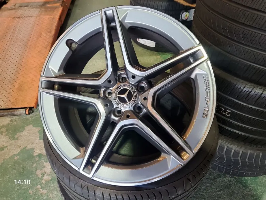 メルセデス・ベンツ Sクラス W223のカーラッピング事例 施工写真 1-2