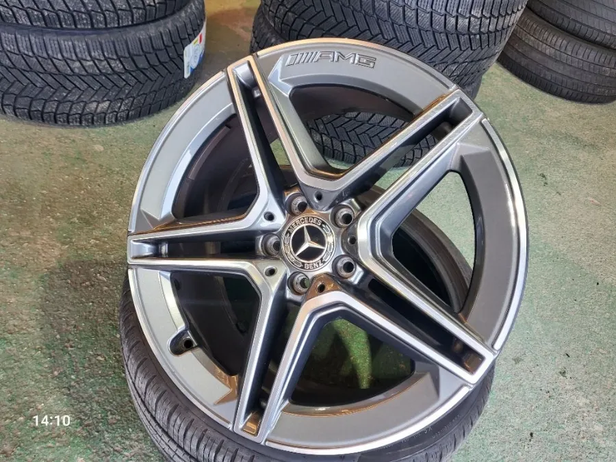 メルセデス・ベンツ Sクラス W223のカーラッピング事例 施工写真 2-2