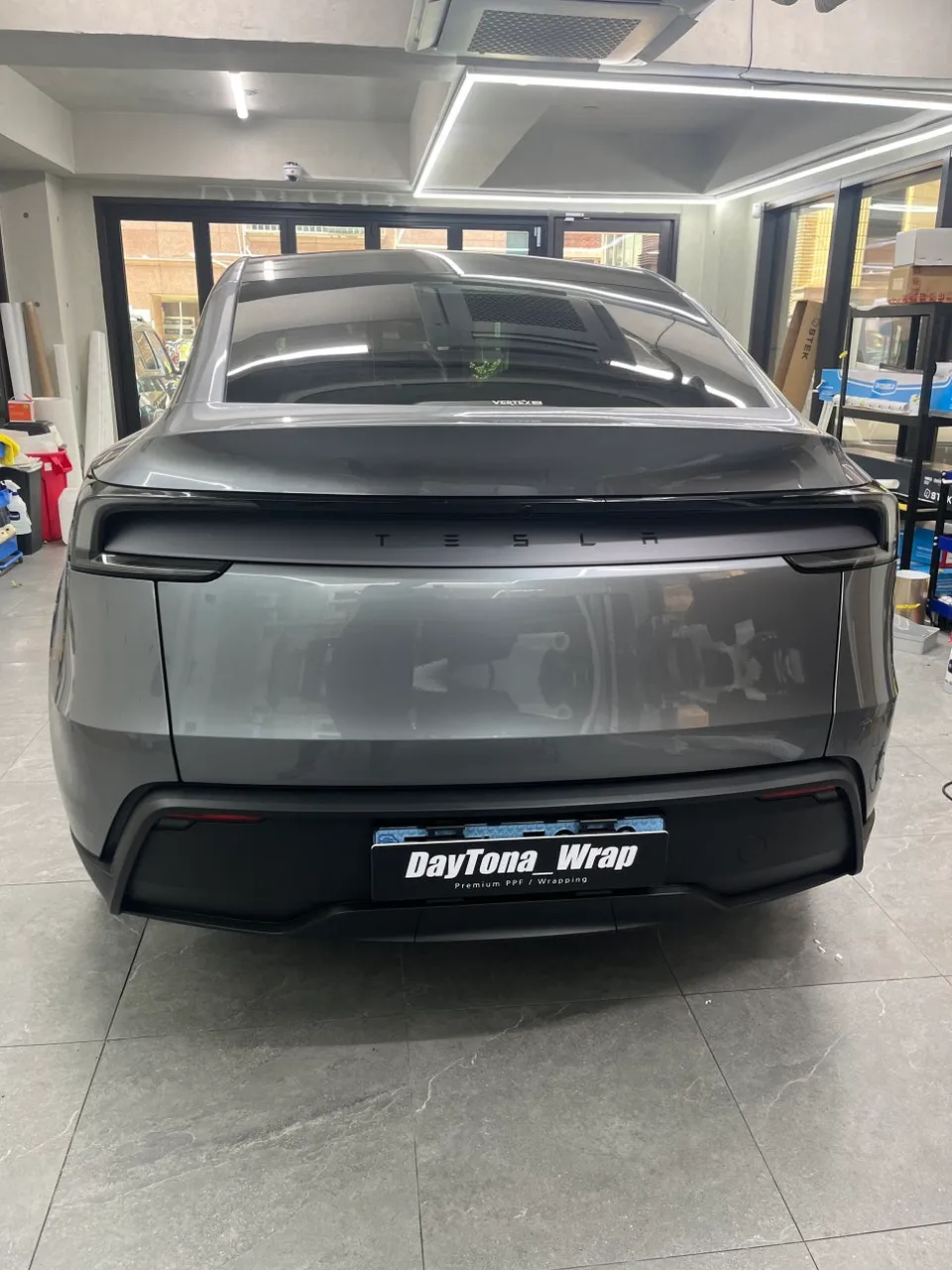 Tesla Model Y JuniperのPPF施工事例｜費用目安・仕上がり 施工写真 6