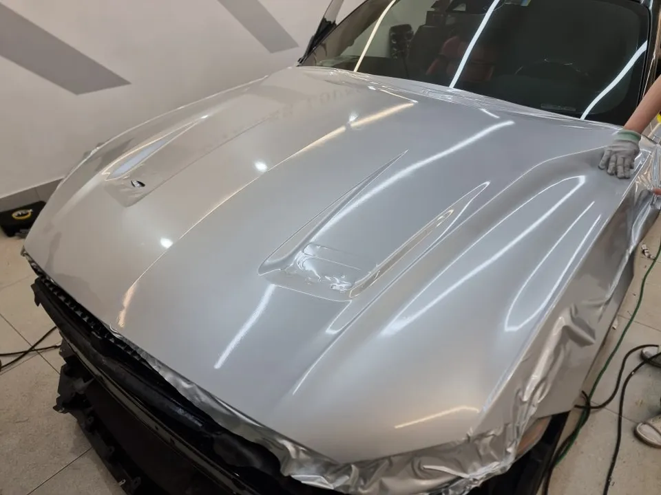 Ford Mustangのカーラッピング事例|費用目安・仕上がり 施工写真 3-1