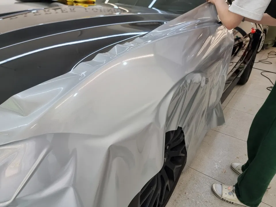 Ford Mustangのカーラッピング事例|費用目安・仕上がり 施工写真 3-2