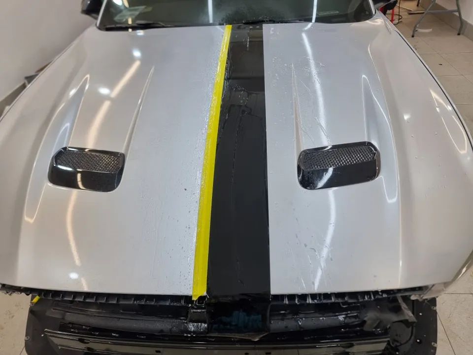 Ford Mustangのカーラッピング事例|費用目安・仕上がり 施工写真 2-3
