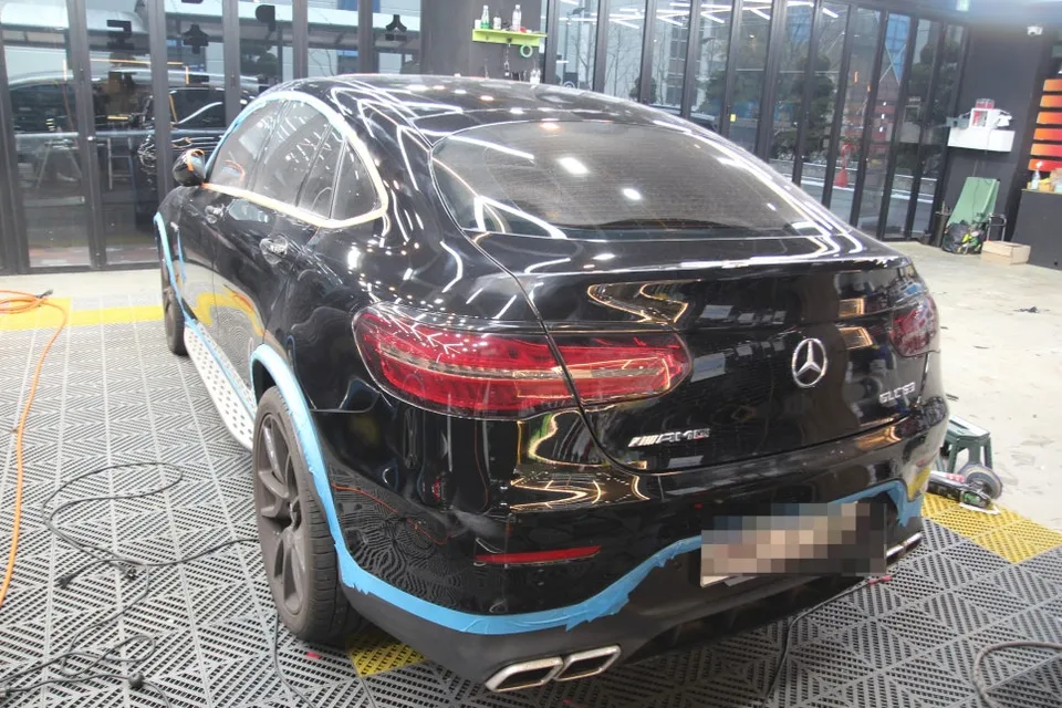 Mercedes-Benz GLCのガラスコーティング事例|費用目安・仕上がり 施工写真 1-2