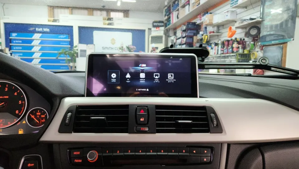 BMW 3 Series F30のAndroid Auto・CarPlay取付事例 施工写真 3