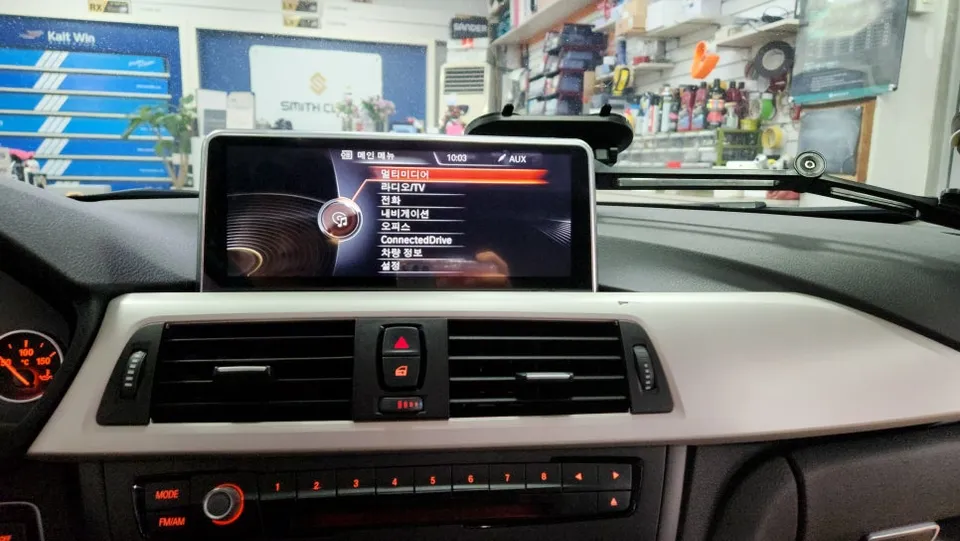 BMW 3 Series F30のAndroid Auto・CarPlay取付事例 施工写真 4