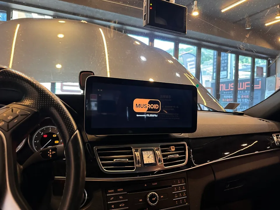 Mercedes-Benz E-Class W212 android head unit - Mercedes-Benz E-Class W212 Android Head Unit Review photo 4