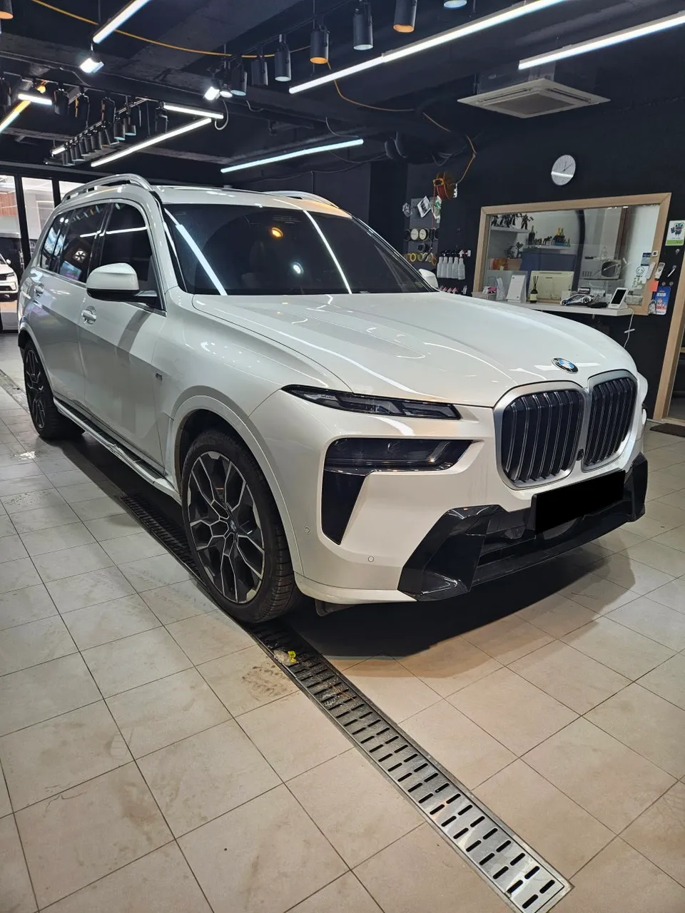 BMW X7 seat ventilation - BMW X7 Seat Ventilation & Heating Review — Cost & Results photo 3