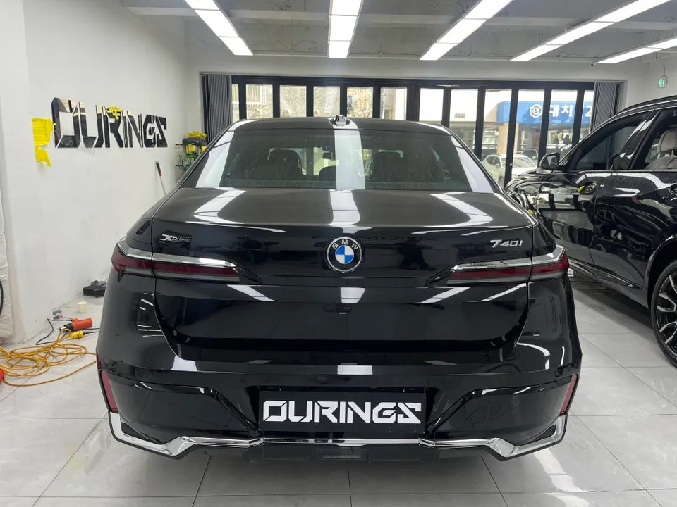 BMW 7 Seriesのカーラッピング事例|費用目安・仕上がり 施工写真 3-1
