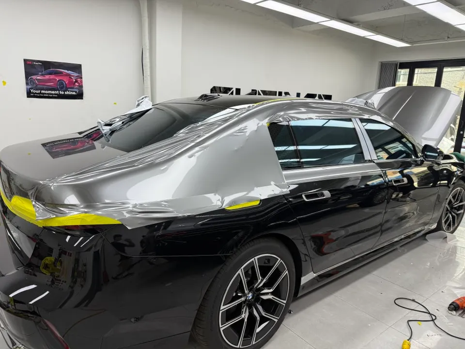 BMW 7 Seriesのカーラッピング事例|費用目安・仕上がり 施工写真 3-2