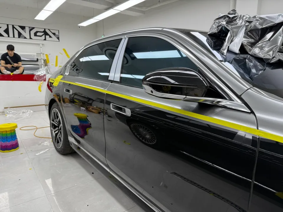 BMW 7 Seriesのカーラッピング事例|費用目安・仕上がり 施工写真 3-3