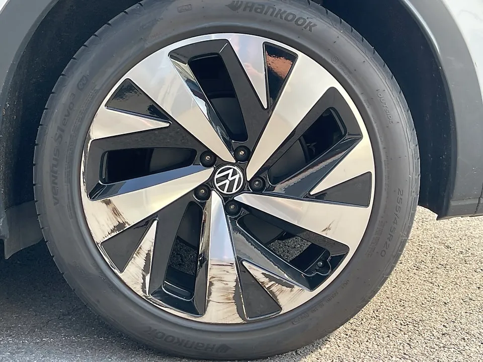 Volkswagen ID.4のホイールリペア・塗装事例 施工写真 3-1
