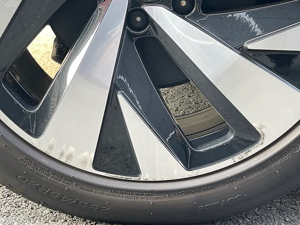 Volkswagen ID.4のホイールリペア・塗装事例 施工写真 2-2