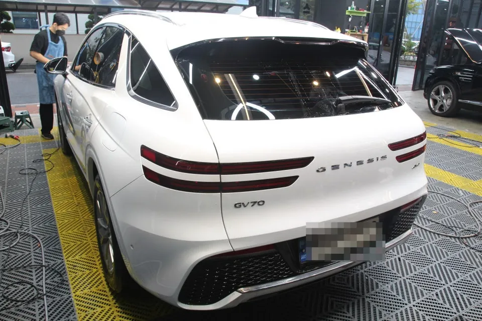 Genesis GV70のガラスコーティング事例|費用目安・仕上がり 施工写真 1-1