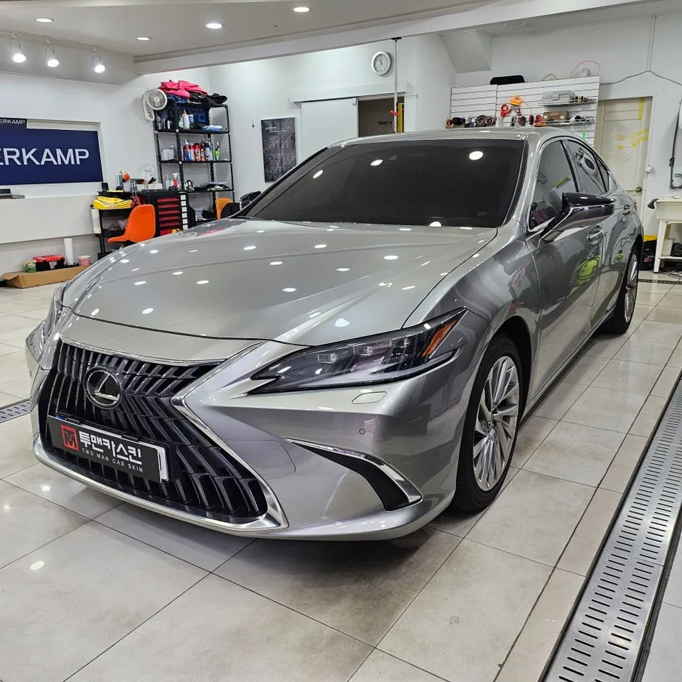 Lexus ES 300h vinyl wrap - Lexus ES 300h Vinyl Wrap Review: Gloss Metallic White photo 4