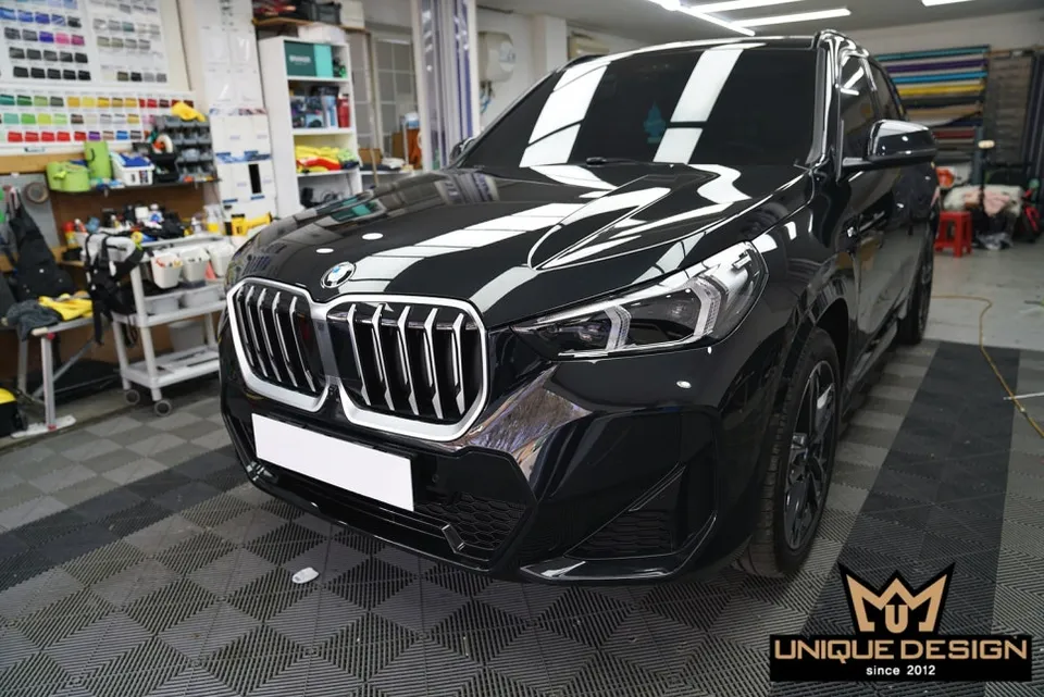 BMW X1 vinyl wrap - BMW X1 Vinyl Wrap Review: Chrome Delete for a Sleek Look photo 3
