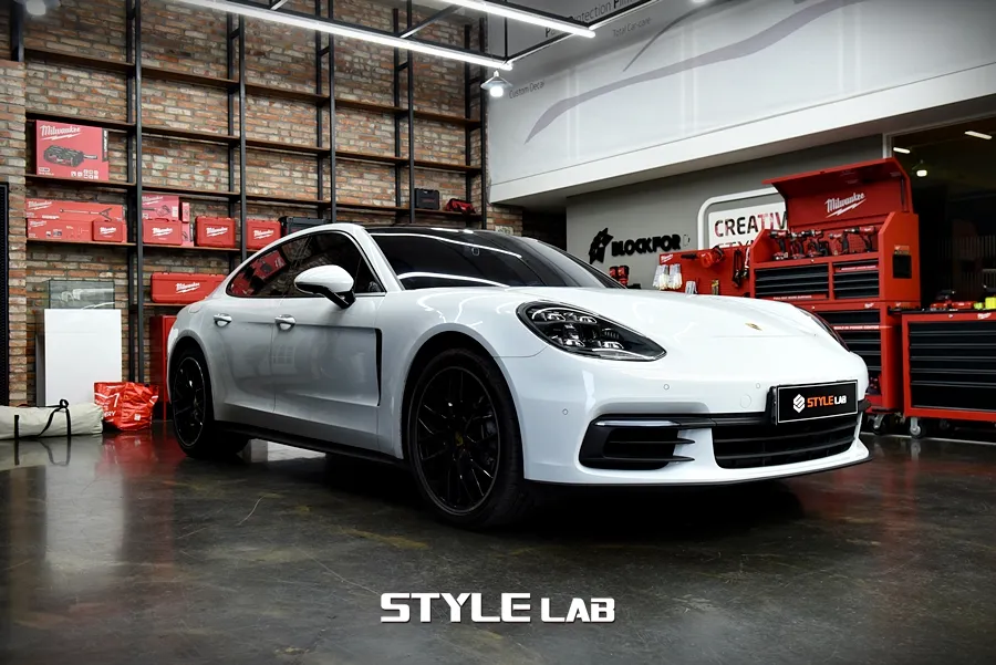 Porsche Panameraのカーフィルム施工事例 写真