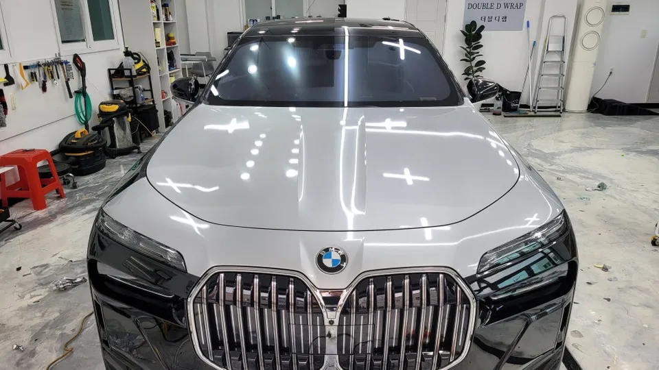 BMW 7 SeriesのPPF施工事例 施工写真 1-2