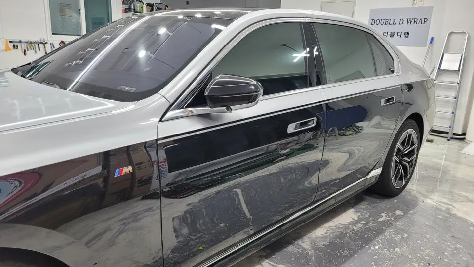 BMW 7 SeriesのPPF施工事例 施工写真 2-2