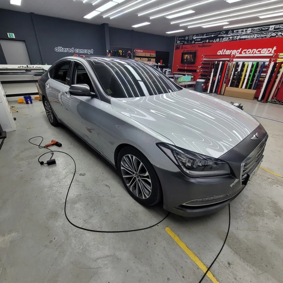 Hyundai Genesis DHのカーラッピング事例｜費用目安・仕上がり 施工写真 3-2