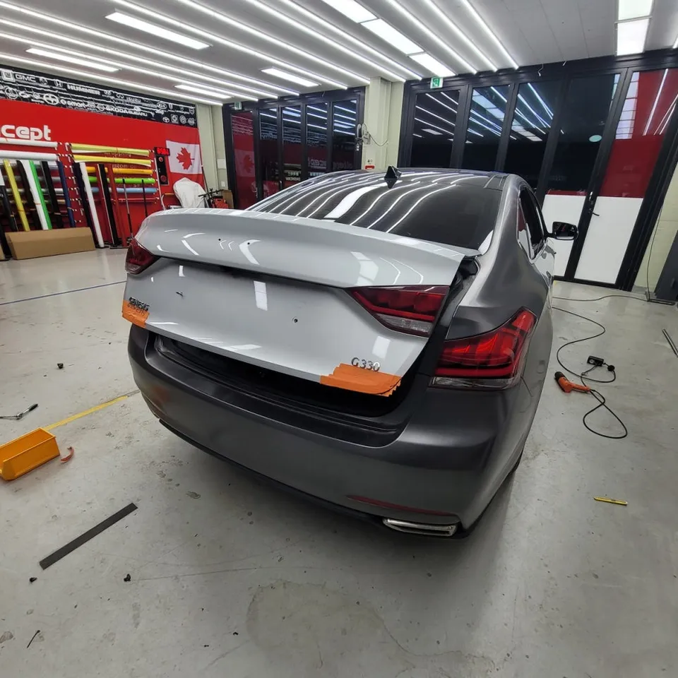 Hyundai Genesis DHのカーラッピング事例｜費用目安・仕上がり 施工写真 1-3