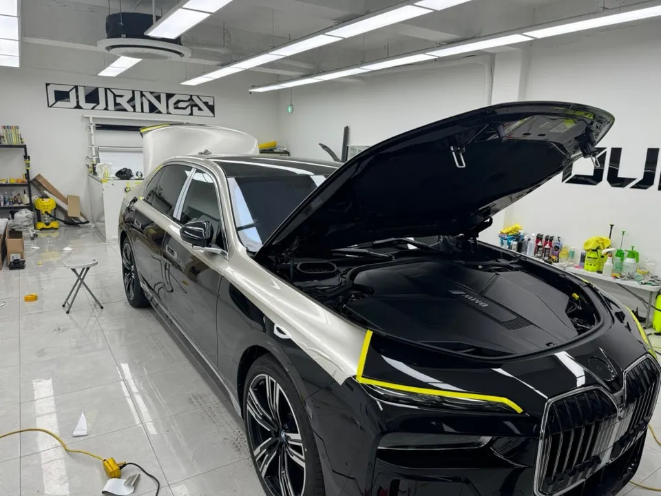 BMW i7のカーラッピング事例|費用目安・仕上がり 施工写真 1-3