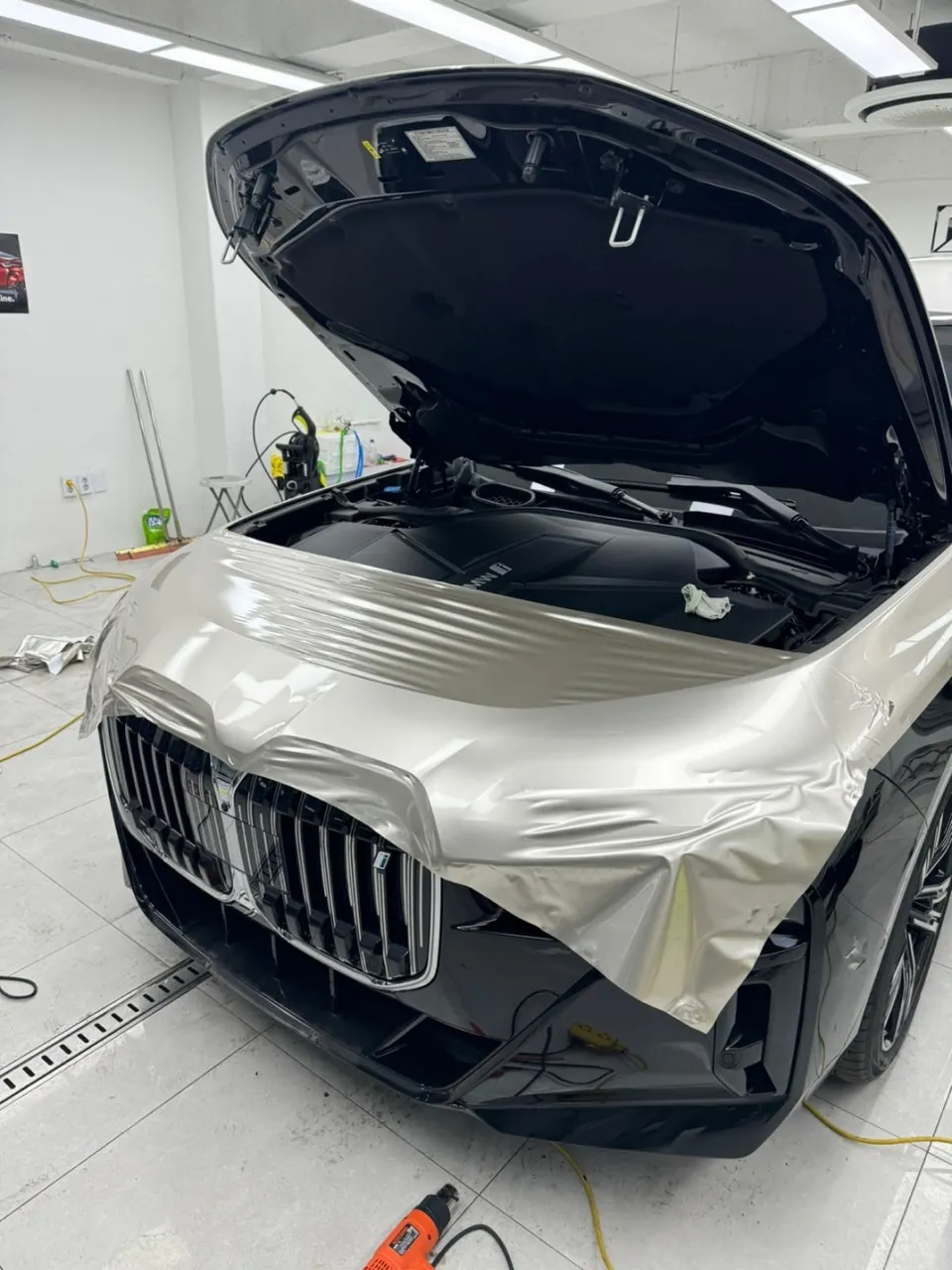 BMW i7のカーラッピング事例|費用目安・仕上がり 施工写真 2-3
