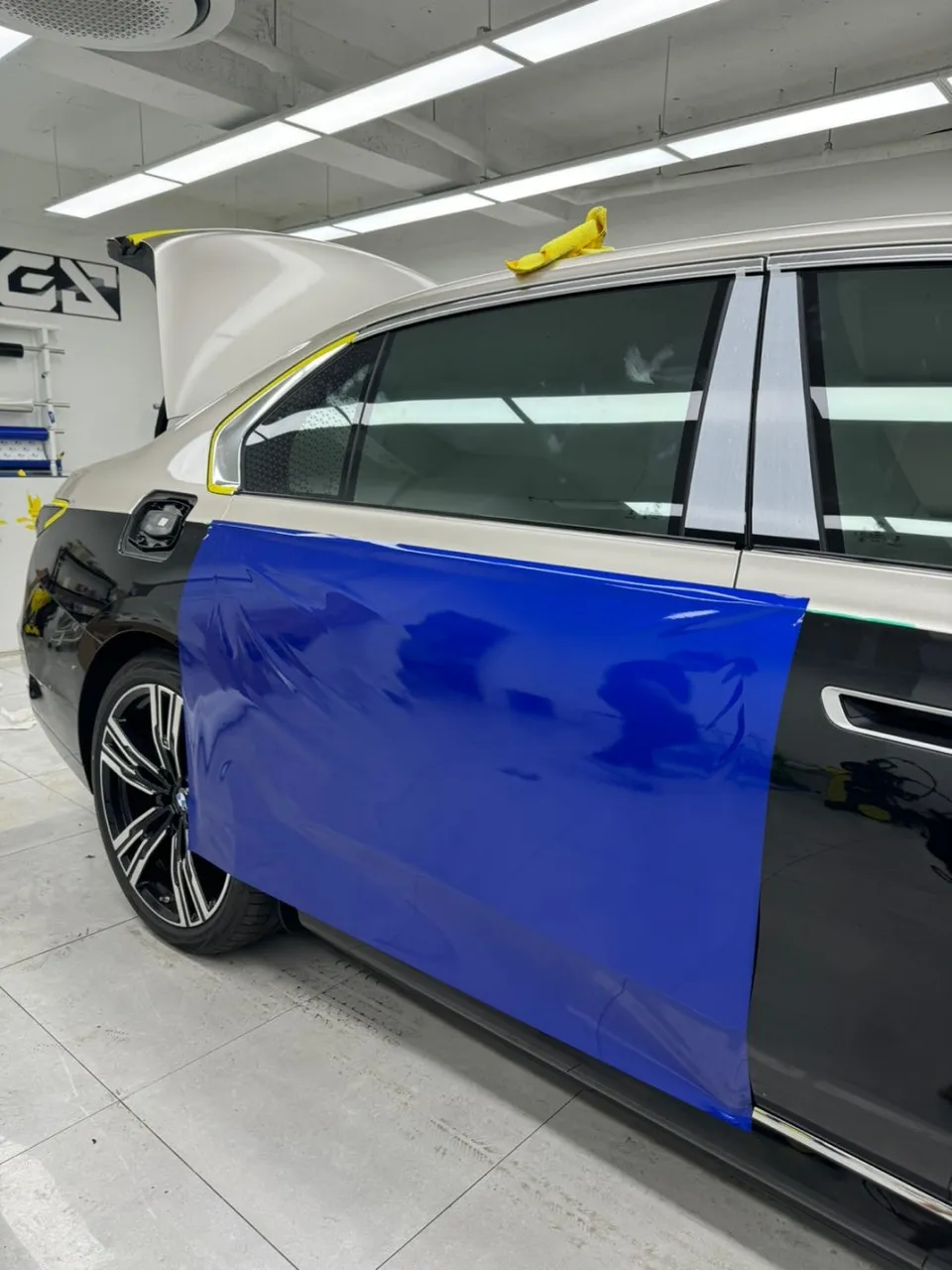 BMW i7のカーラッピング事例|費用目安・仕上がり 施工写真 3-3