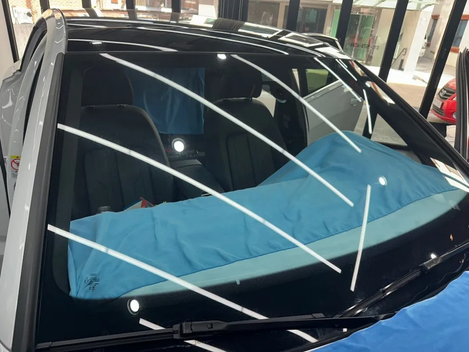 Audi A6のカーフィルム施工事例|費用目安・仕上がり 施工写真 1-2
