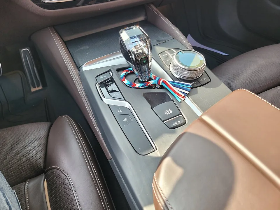 BMW 5 Series G30 カーラッピング事例｜韓国の実施工 施工写真 4-2