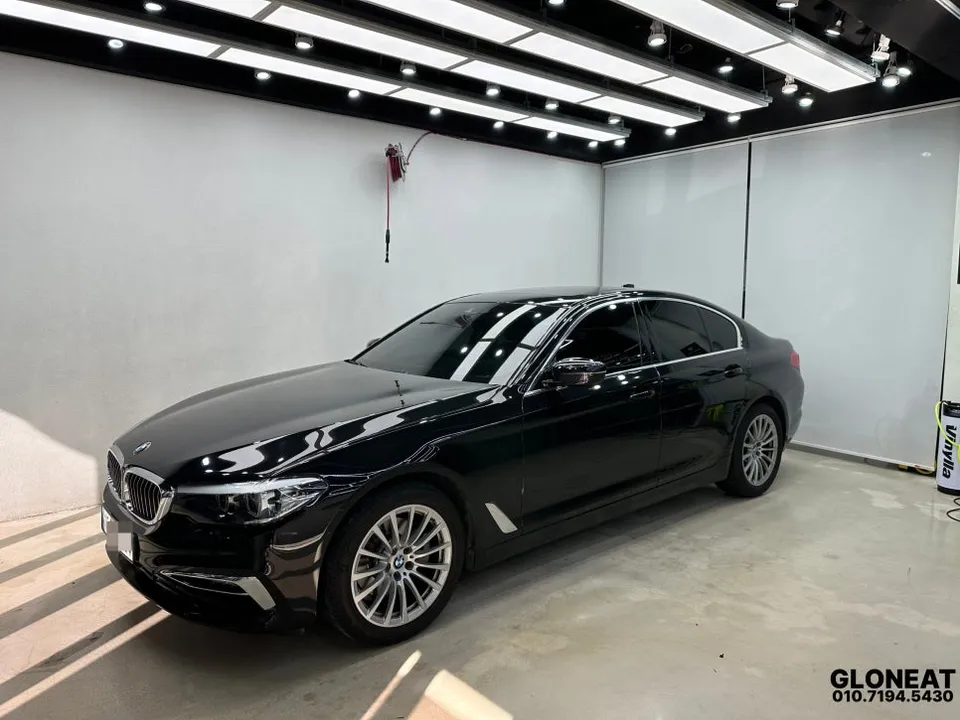 BMW 5 Series G30のカーラッピング事例 写真