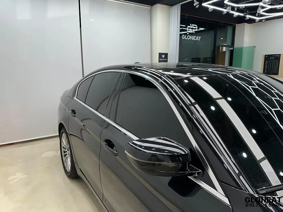 BMW 5 Series G30のカーラッピング事例 施工写真 1-2