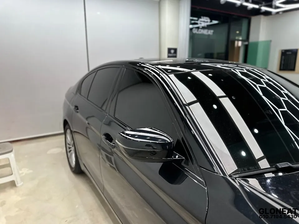 BMW 5 Series G30のカーラッピング事例 施工写真 2-2