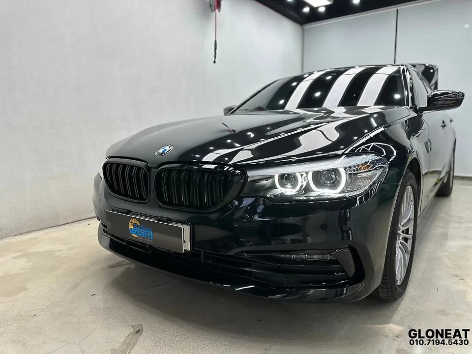 BMW 5 Series G30のカーラッピング事例 施工写真 3-2