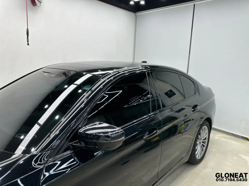 BMW 5 Series G30のカーラッピング事例 施工写真 4-2