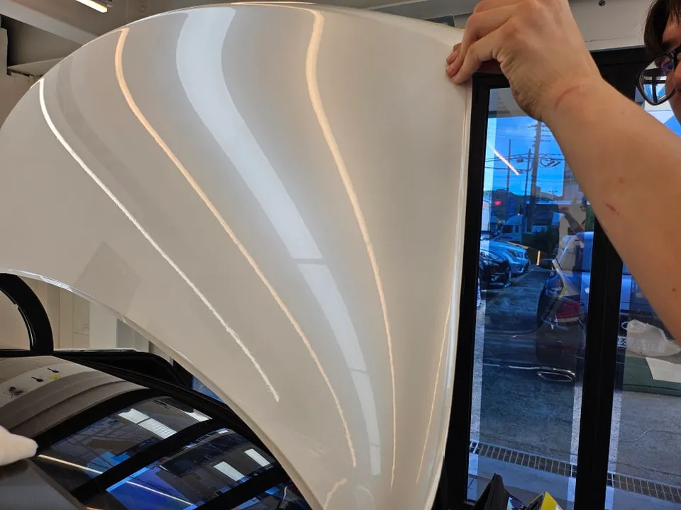Mercedes-Benz E-Class vinyl wrap - Mercedes-Benz E-Class Vinyl Wrap Review: White Pearl Transformati photo 4