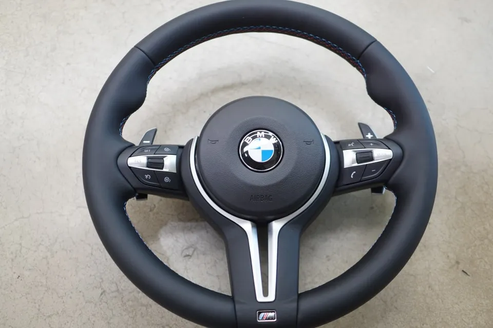 BMW 5 Series F10 steering wheel - BMW 5 Series F10 Steering Wheel Customization Review photo 4