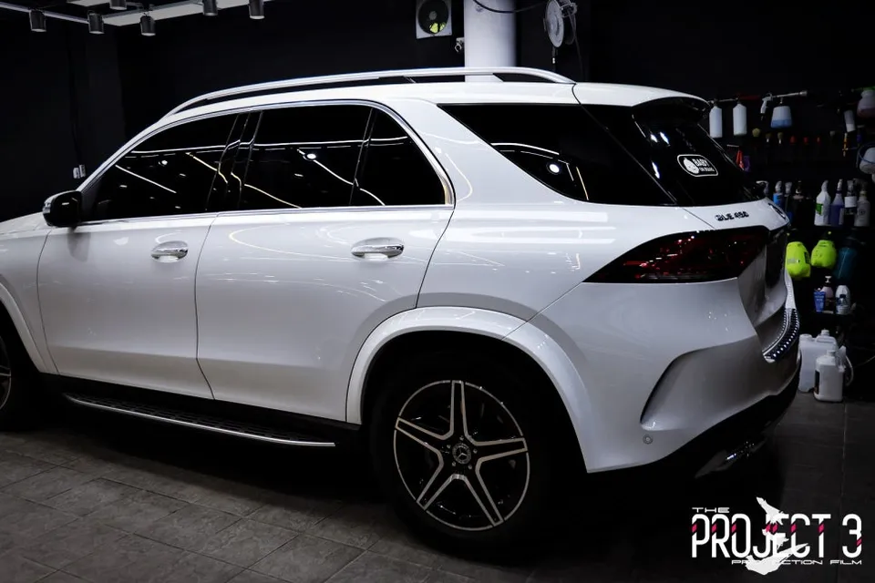 Mercedes-Benz GLE 450のPPF施工事例｜黄変しないフィルム選び 施工写真 3-1