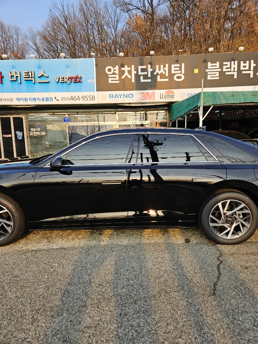 Hyundai Azeraのドラレコ取付事例|費用目安・仕上がり 施工写真 2-2