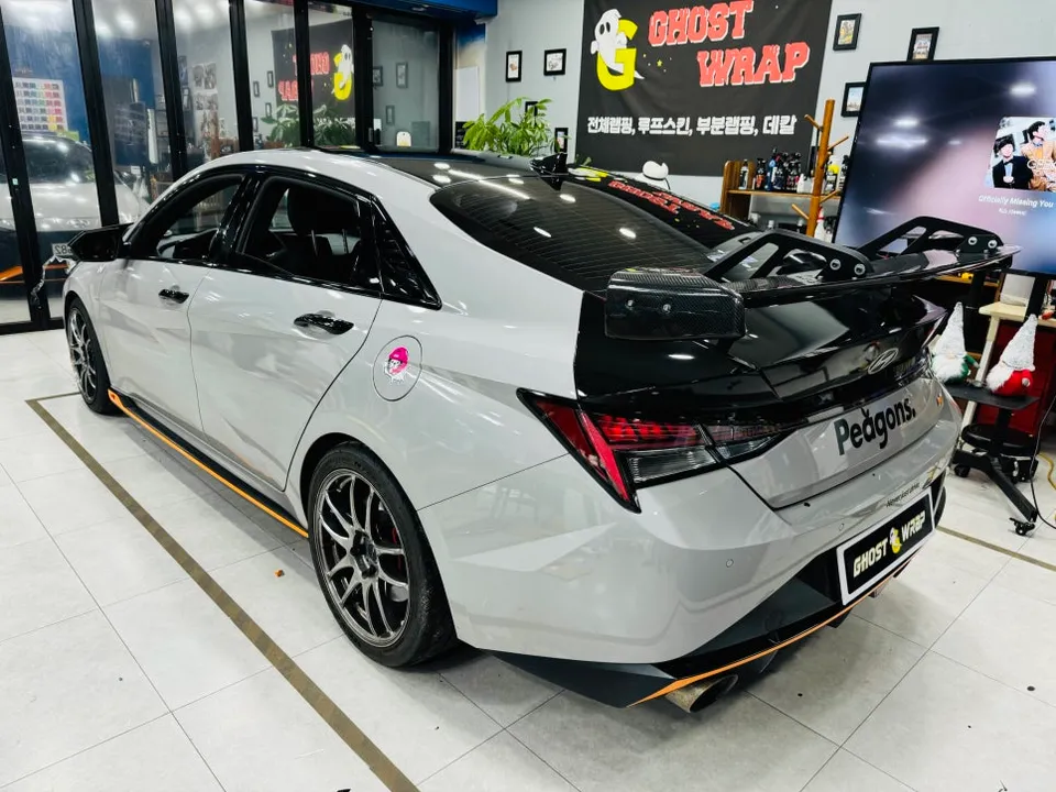 Hyundai Elantra Nのカーラッピング事例|費用目安・仕上がり 施工写真 3-3