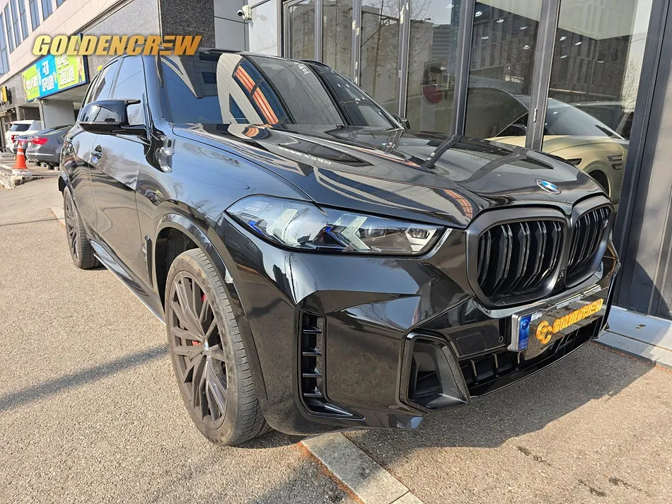 BMW X5のカーラッピング事例｜光沢ブラックへのカラーチェンジ 施工写真 1-1