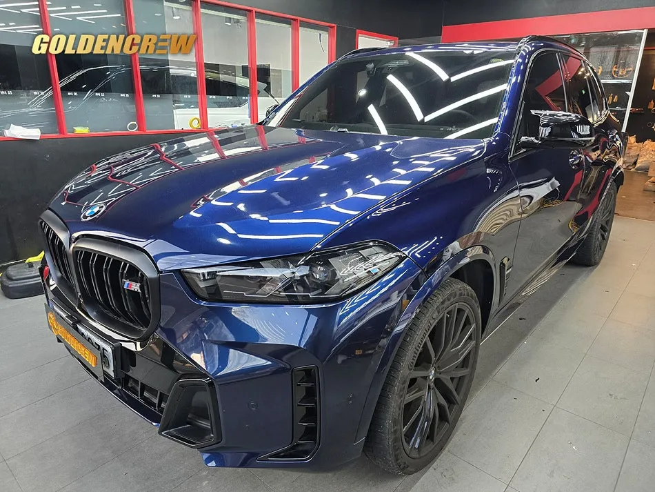 BMW X5のカーラッピング事例｜光沢ブラックへのカラーチェンジ 施工写真 2-1