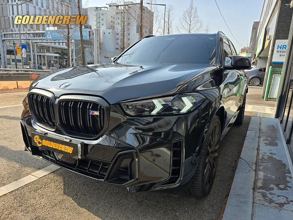 BMW X5のカーラッピング事例｜光沢ブラックへのカラーチェンジ 施工写真 3-1
