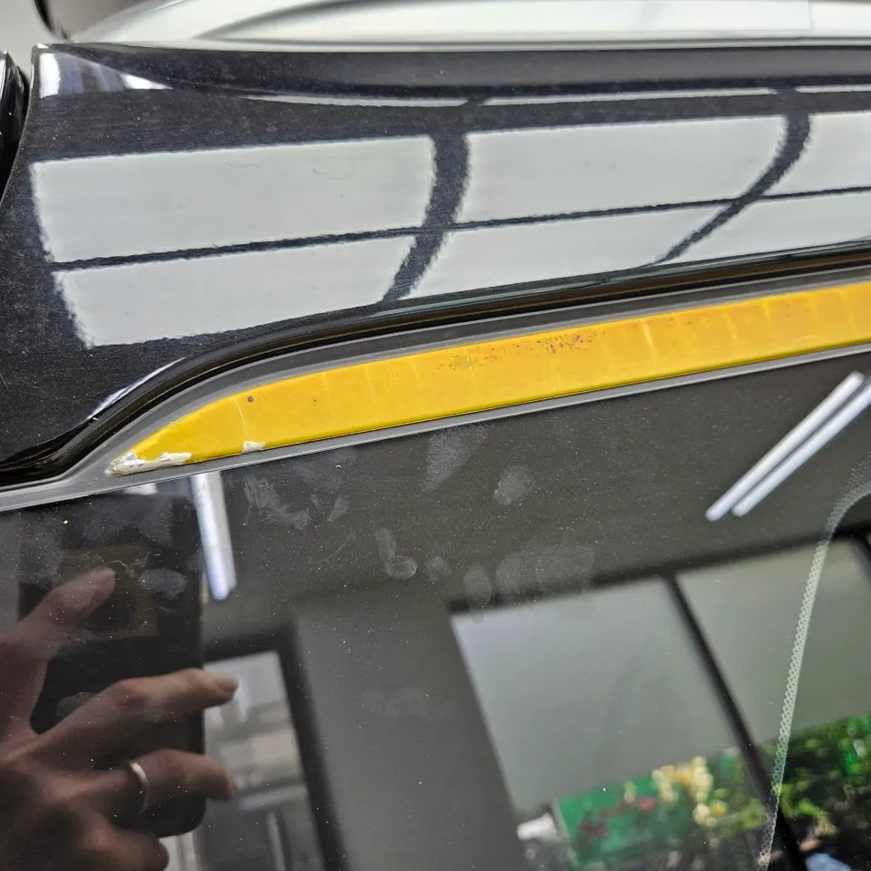 Kia Carnivalのカーラッピング事例|費用目安・仕上がり 施工写真 1-2