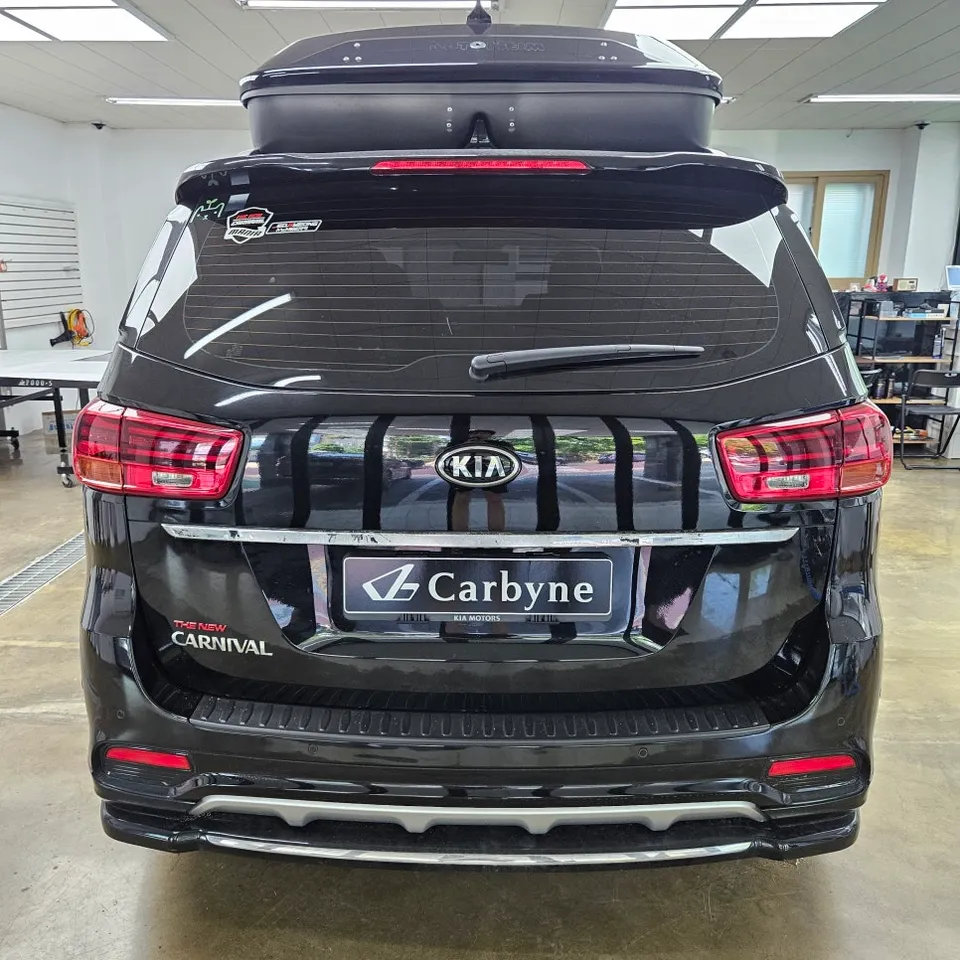 Kia Carnivalのカーラッピング事例|費用目安・仕上がり 施工写真 1-3