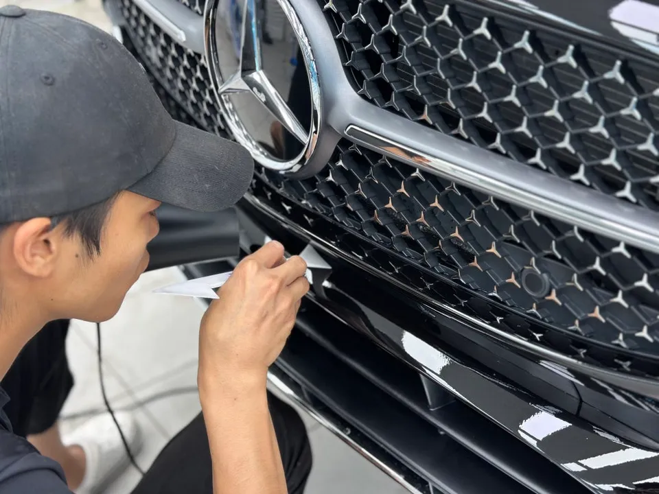 Mercedes-Benz CLAのPPF施工事例｜保険適用と仕上がり 施工写真 1-3