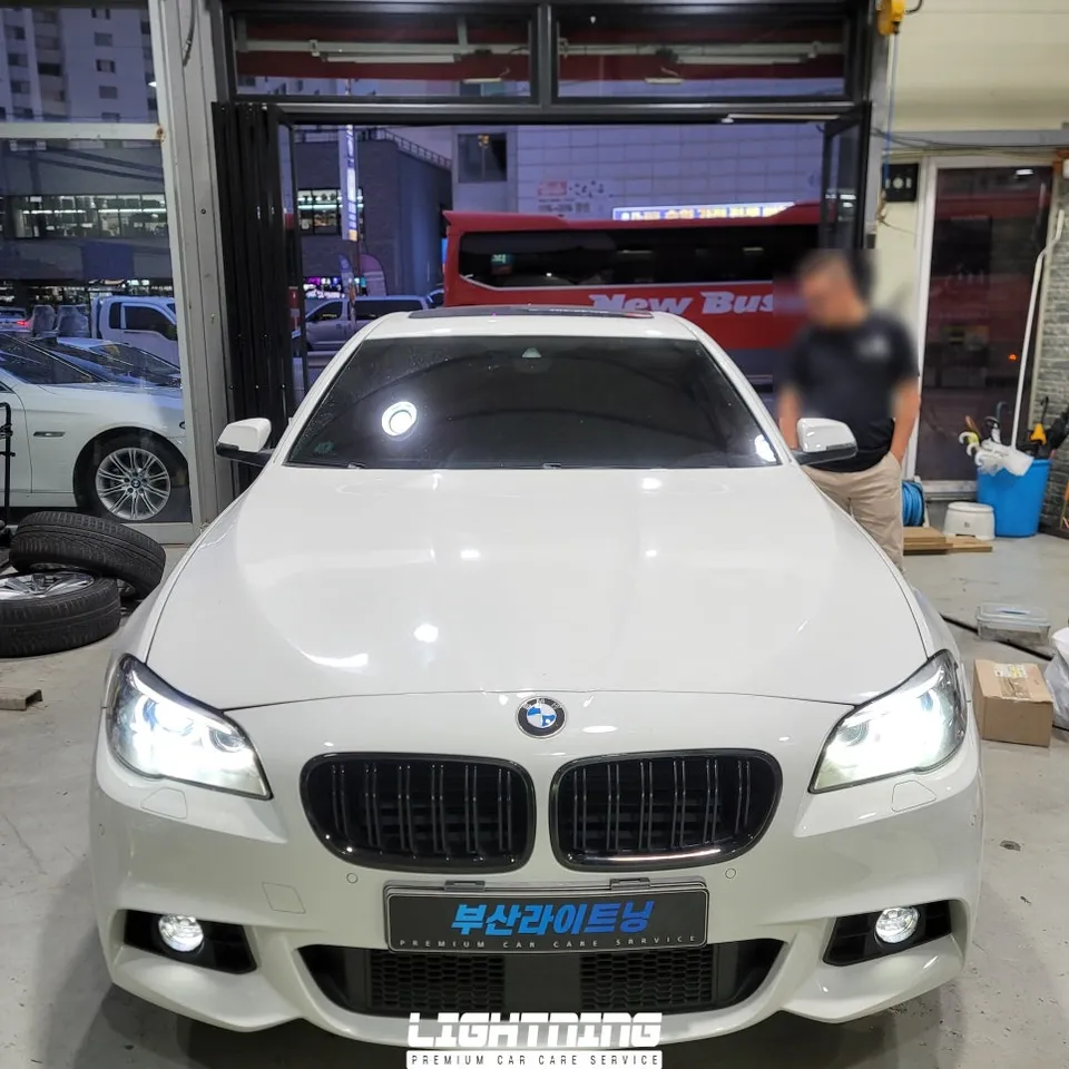 BMW 5 Seriesのカーフィルム施工事例｜費用目安・仕上がり 施工写真 1-3