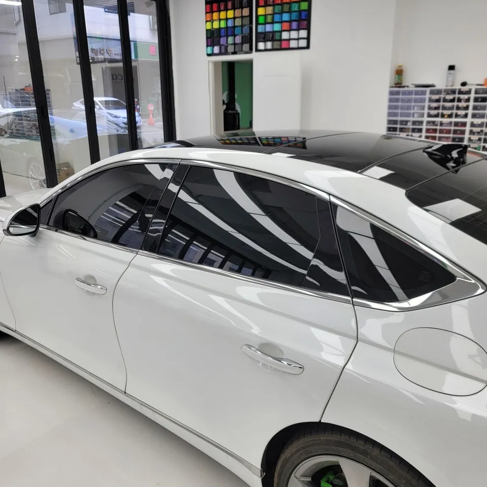 Genesis G80 RG3のカーラッピング事例|費用目安・仕上がり 施工写真 3-1