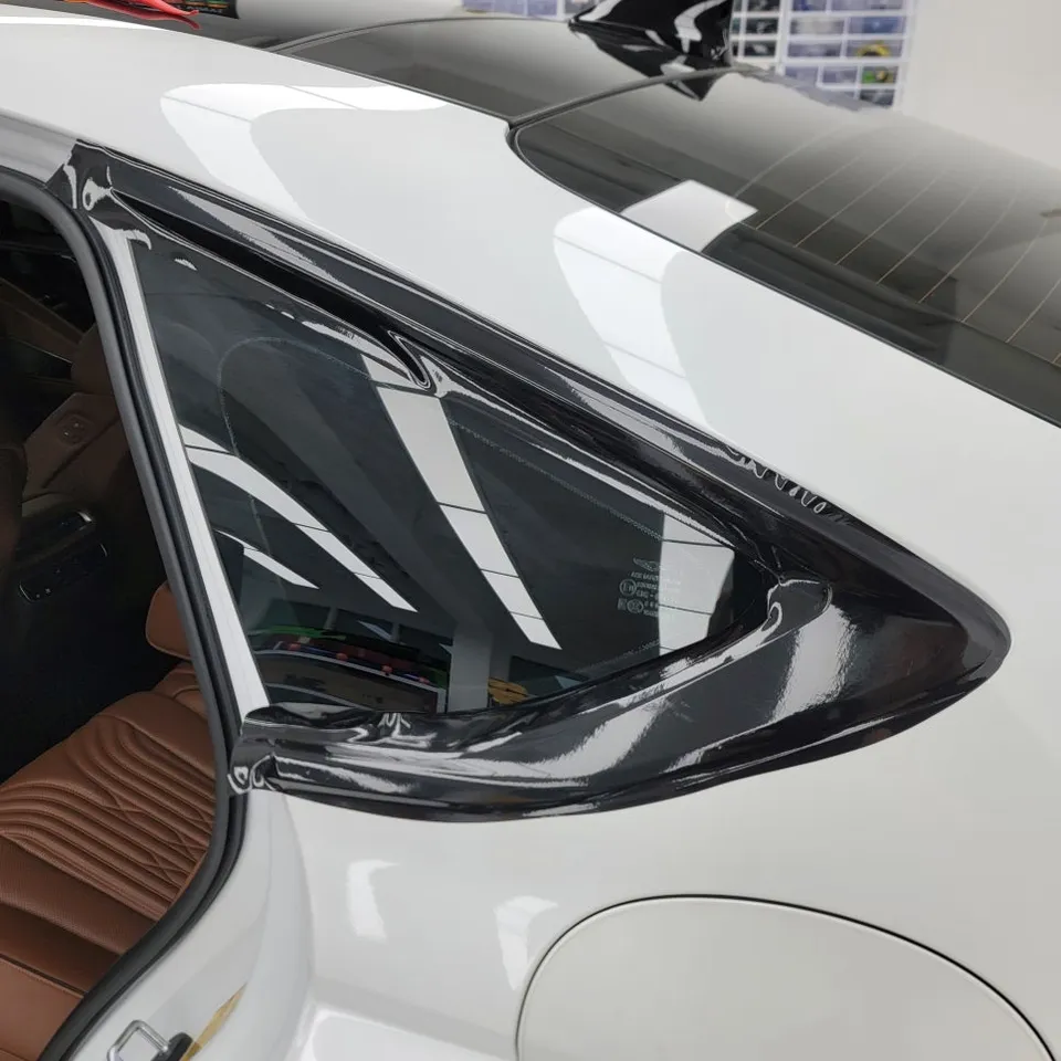 Genesis G80 RG3のカーラッピング事例|費用目安・仕上がり 施工写真 1-2